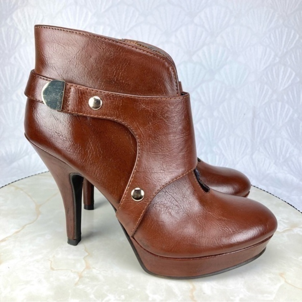 Unlisted by Kenneth Cole Brown Leather High Heel Ankle Booties—Sz 6.5